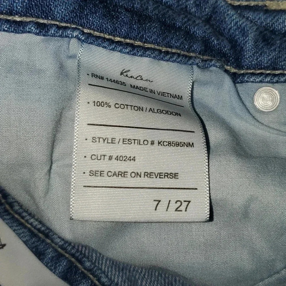 KanCan Medium Stone Wash Denim Shorts Size 7/27 - Picture 9 of 11
